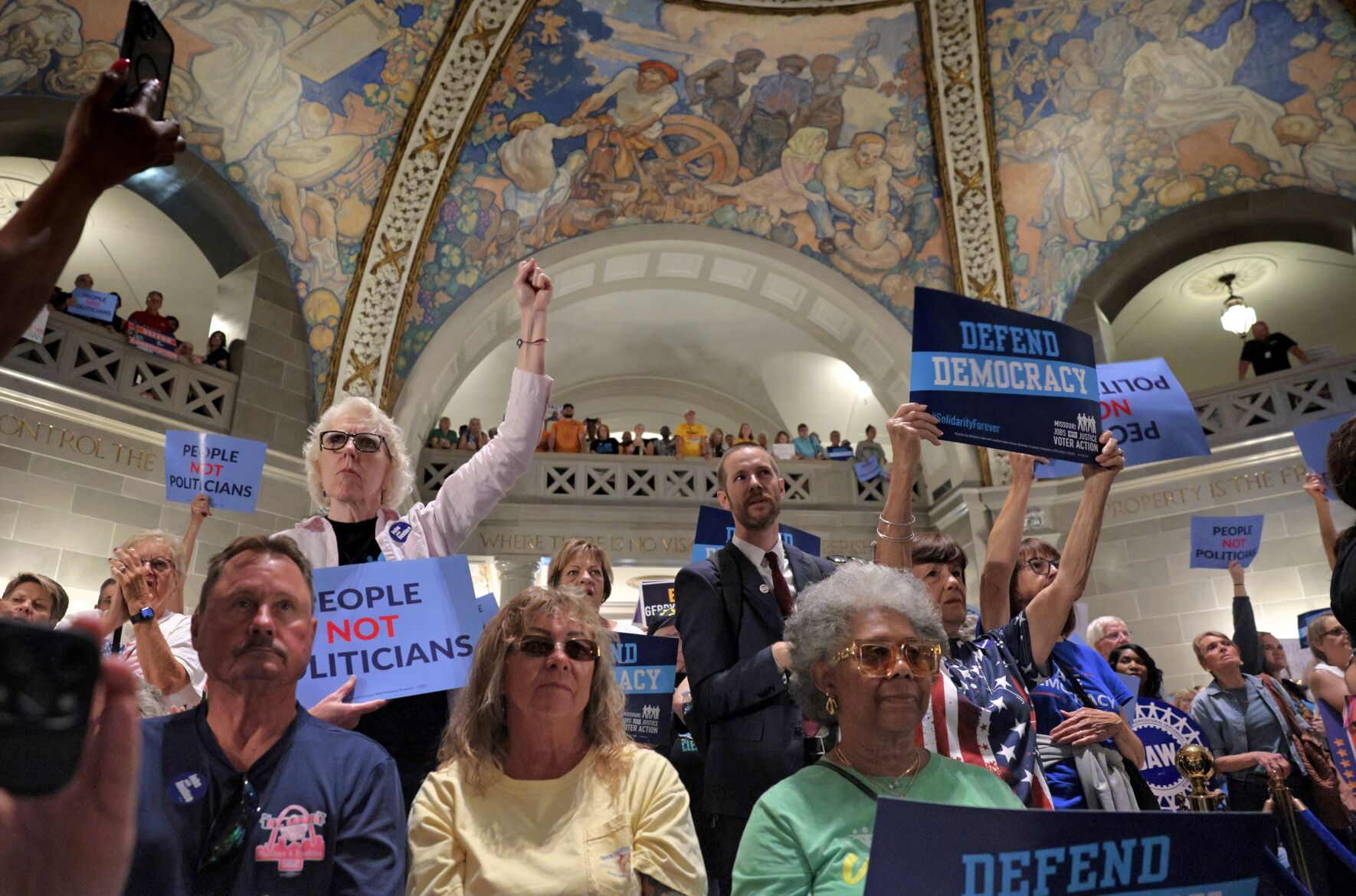 Re-districting opposition gathers in Jefferson City